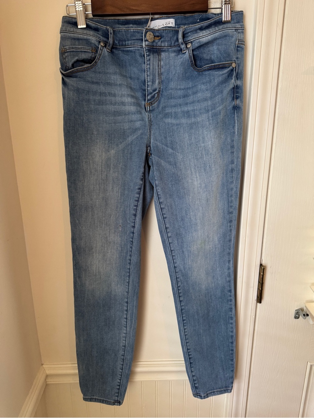 LOFT Light Blue Cropped Skinny Jeans size 29
